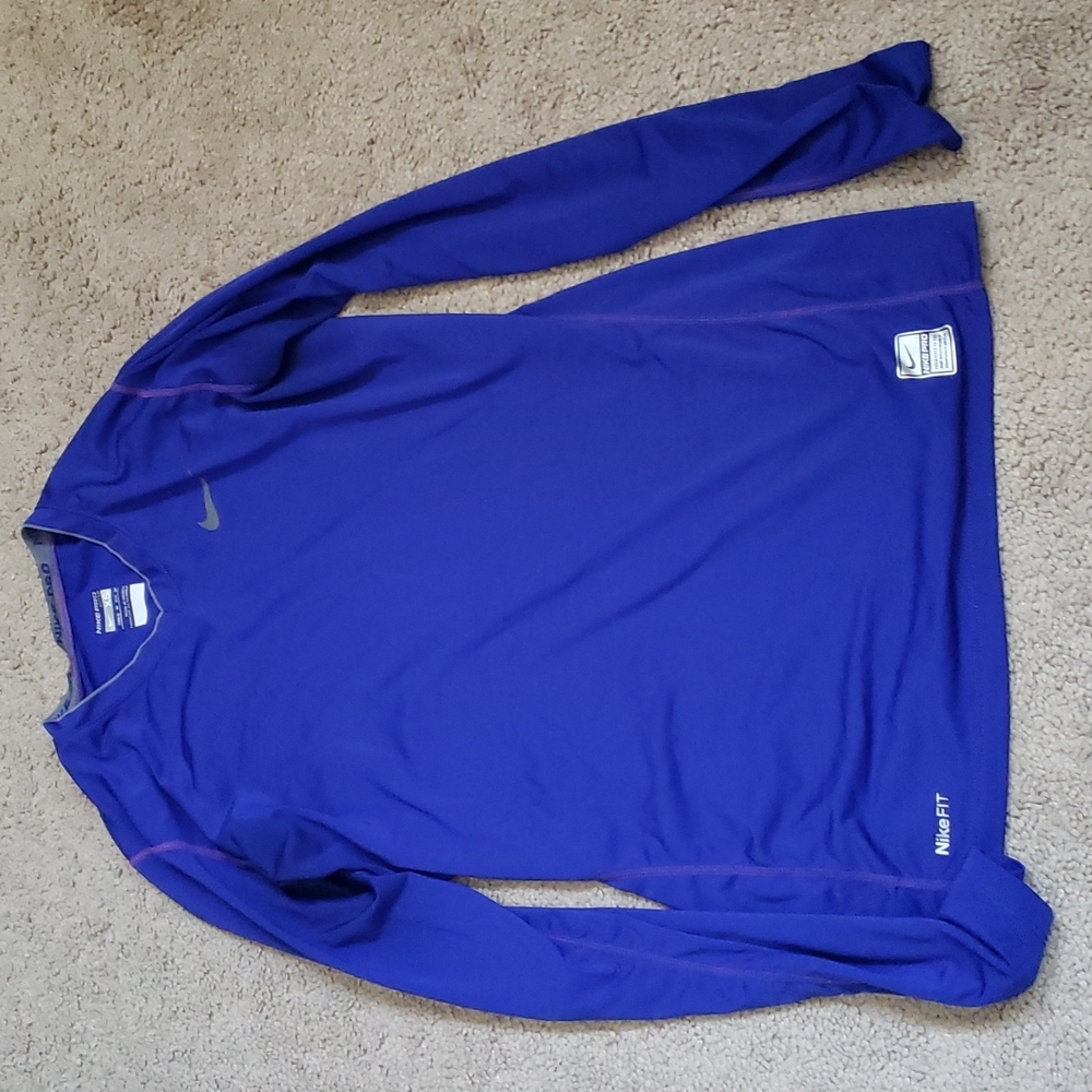 Nike pro fitted long sleeve size xs